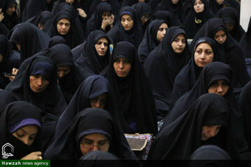 اساتید ضمن علم آموزی به طلاب، تربیت تهذیبی آنان را بر عهده دارند