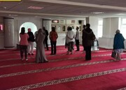 زنان و مردان انگلیسی از مسجدی در بلکبرن بازدید کردند