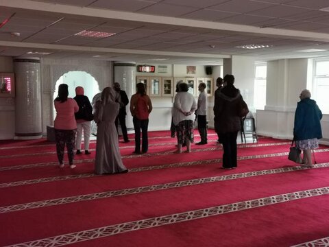 Group of women visit mosque for the first time in UK