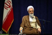 Ayatollah Arafi remercie les participants à la cérémonie d'ouverture des séminaires islamiques