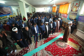 زنگ نماز در قم به صدا در آمد