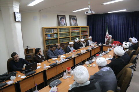تصویری رپورٹ| اراکین شعبہ ثقافت اربعین کمیٹی کی آیت اللہ اعرافی سے ملاقات