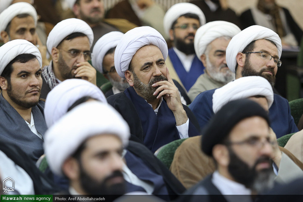 آموزش زبان های خارجی و سواد رسانه ای؛ دو نیاز مهم حوزویان