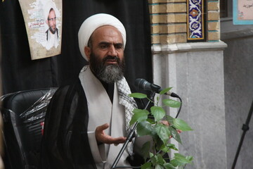 جامعه فعلی از عدم توجه و معرفت به دین رنج می برد