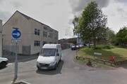 مردی روبروی مسجدی در میدلندز انگلستان مورد اصابت چاقو قرار گرفت