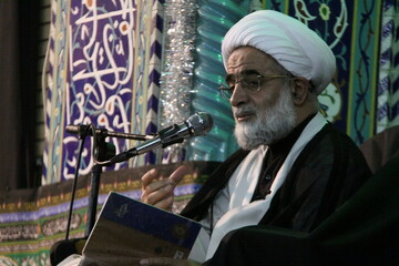 تبعیت از راه امام حسین(ع)، نسخه عزت و سعادت ابدی است