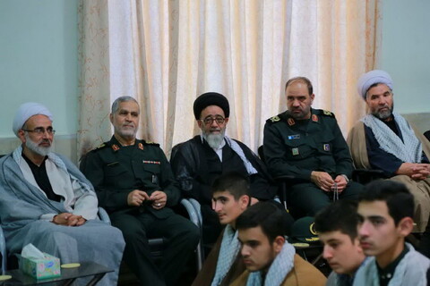 تصاویر/ گرامیداشت هفته دفاع مقدس در مدرسه علمیه امیرالمومنین(ع) تبریز