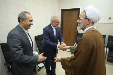 ایرانی وزیر تعلیم کی قم میں مجتہدین سے ملاقات