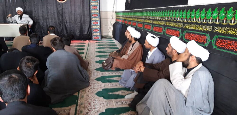 دوران دفاع مقدس با دستان خالی در مقابل کل دنیا ایستادیم