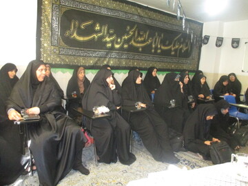 دشمنان تلاش می کنند تا تفکر انقلابی را به انحراف بکشانند