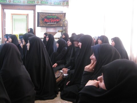 شست سیاسی با موضوع «فضای مجازی» در مدرسه زهرای مرضیه سلام الله علیها اصفهان