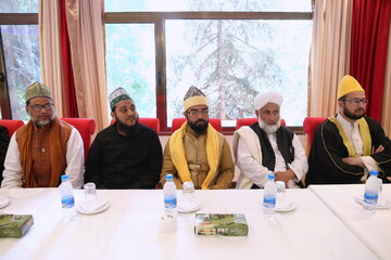 با اقلیت های مذهبی باید اینگونه برخورد کرد