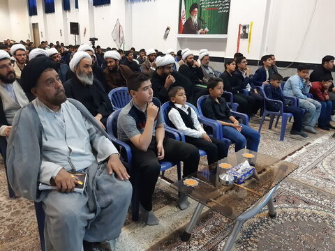 بالصور/ ندوة تخصيصة تحت عنوان "رسالة الحوزة والعالم الافتراضي" في مدرسة الإمام المهدي (عج) العلمية في مدينة آران وبيدكل الإيرانية