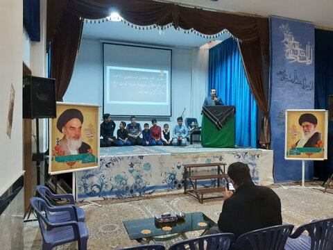 بالصور/ ندوة تخصيصة تحت عنوان "رسالة الحوزة والعالم الافتراضي" في مدرسة الإمام المهدي (عج) العلمية في مدينة آران وبيدكل الإيرانية