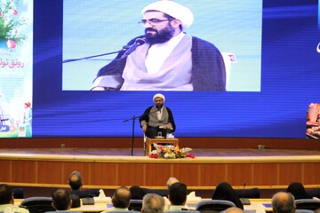 تقوا مسئولان به درست انجام دادن کارهای مردم است