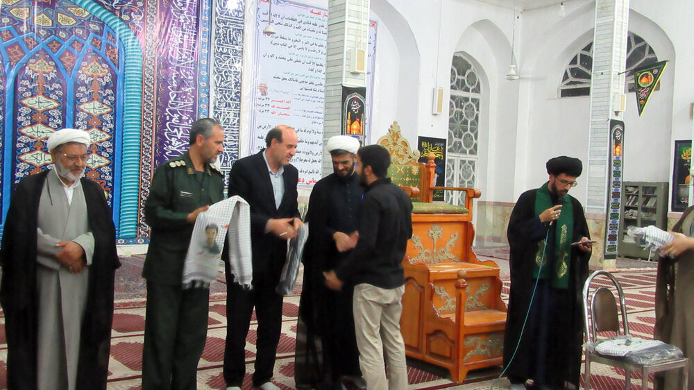  طلاب و اساتید برتر حوزه زرند تقدیر شدند