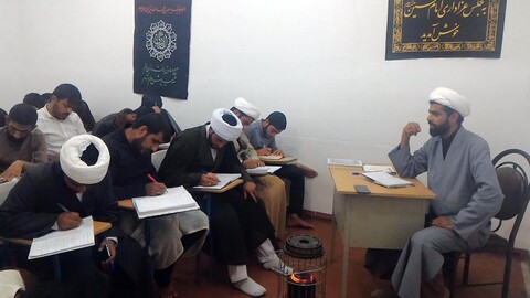 تصاویر/ انتخاب بسیج طلاب مدرسه علمیه خاتم الانبیاء(ص) بم به عنوان برترین پایگاه بسیج کرمان