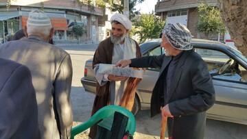 از نشستن پای درد دل سالمندان تا حضور در جمع ورزشکاران+ عکس