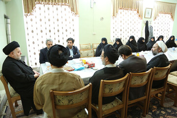 برای همایش کتاب سال بانوان جهانی بیندیشید