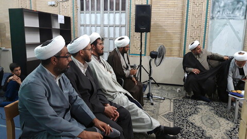 تصاویر/ نشست صمیمی مسئولان حوزه کرمان با طلاب مدرسه علمیه ابراهیمیه