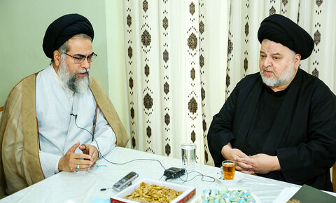 حجت الاسلا مدنی در دیدار با نماینده آیت الله سیستانی در ایران