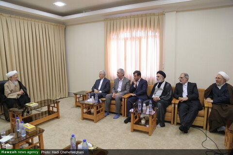بالصور/ وزير العلوم والتحقيقات والتقنية الإيراني يلتقي سماحة آية الله جوادي الآملي بقم المقدسة