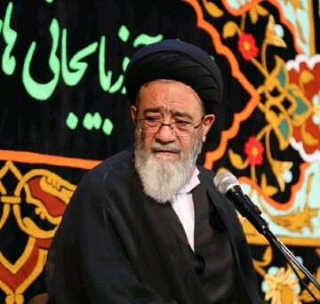 مردم با حضور در راهپیمایی اربعین توطئه‌های دشمن را خنثی می کنند