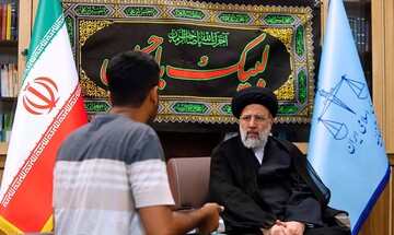 رئیس قوه قضائیه با تعدادی از مراجعین به دادگستری کل هرمزگان دیدار کرد