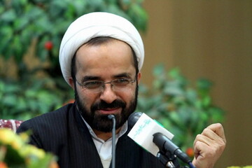 مراسم اربعین نباید به سمت سکولاریزه شدن پیش برود