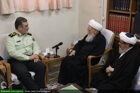 بالصور/ قائد الشرطة الإيرانية يلتقي بمراجع التقليد العظام بقم المقدسة