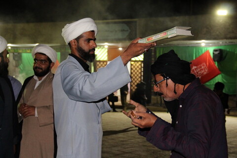 تصاویر/ فعالیت موکب شهرستان بم و خدمت رسانی به زائرین پاکستانی