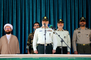 دشمن از موشک های نقطه زن ایران واهمه دارد