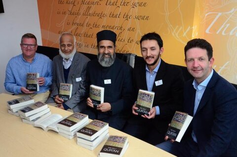 Chesham Imam presents Quran translation to county libraries