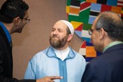 مسلمانی که حرفه پزشکی را برای ترویج پیام اسلام رها کرد