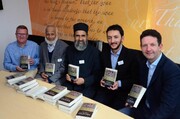 اهدای 20 جلد قرآن مجید به کتابخانه‌های شهر چشام انگلیس