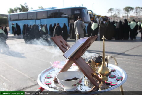 بالصور/ توديع مبلغات جامعة الزهراء عليها السلام إلى الأربعين الحسيني بقم المقدسة