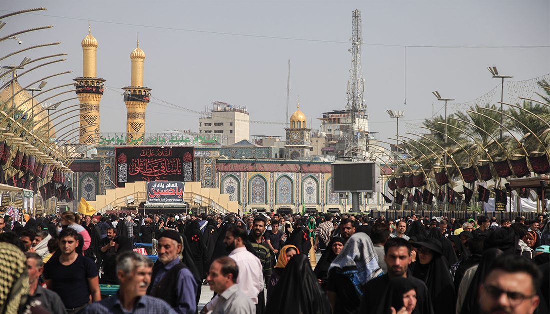 بالصور/ذروة الزائرين تجتاز تخوم المثنى ومحافظة الديوانية تستقبلهم