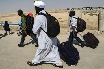 پاسخ به چند سؤال مهم پیرامون ثبت درخواست خروج از کشور طلاب