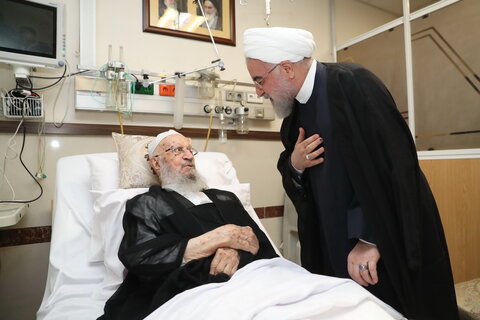 تصاویر/ عیادت رئیس جمهوری از آیت الله العظمی مکارم شیرازی