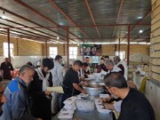 تصاویر/ توزیع روزانه 10هزار پرس غذای گرم از موقوفات استان‌ها در مرز مهران