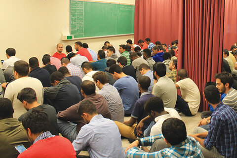 دانشجویان مسلمان دانشگاه اتاوا خواستار نمازخانه مناسب و ساخت وضوخانه شدند