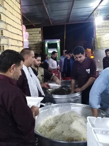 توزیع روزانه 10هزار پرس غذای گرم از موقوفات استان ها در مرز مهران