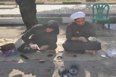 تصاویر/ خدمت رسانی روحانیون کرمانشاهی به زائران اربعین در مرزهای مهران و خسروی