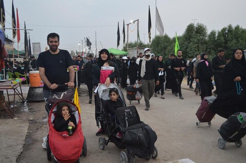 تصاویر/ راهپیمایی زائران اربعین حسینی در مسیر عشق