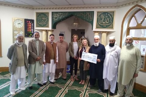 هزاران یورو کمک خیریه مسلمانان پیتربورو به بیمارستان محلی