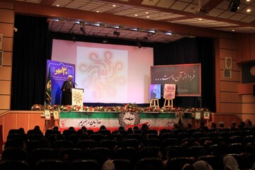 هویت دینی دانش آموزان تقویت شود