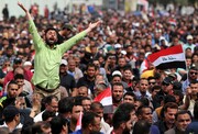 حرکت معترضان عراقی به سمت میدان التحریر برای برگزاری تظاهرات روز جمعه