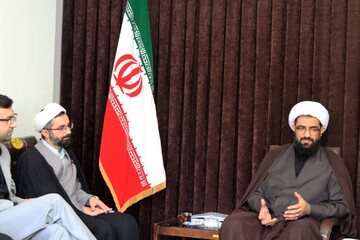 انتقاد امام جمعه همدان از حک تصاویر بانوان بر سنگ قبور