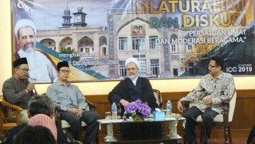 تصاویری از سفر آیت الله اعرافی به اندونزی