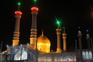 تصاویر/ حال و هوای حرم حضرت معصومه(س) در شب شهادت ثامن الحجج(ع)